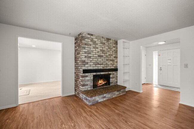 Foto del edificio - Available Now!! 5 Bedroom, 3 Bathroom Ranc...