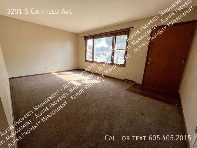 Foto del edificio - 3201 S Garfield Ave