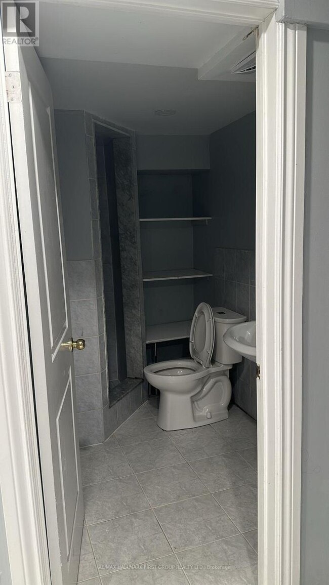 Building Photo - 198 Coppard Ave