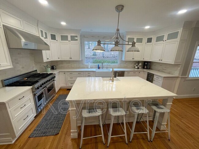 Foto del edificio - 11110 Poplar Ridge Rd