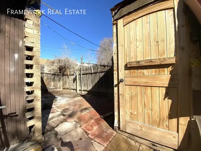 Building Photo - 1358 Zephyr St