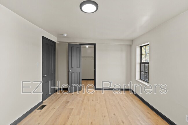 Foto del edificio - 2319 Indiana Ave