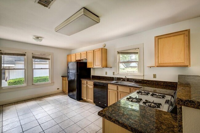 Building Photo - 4019 Norhill Blvd