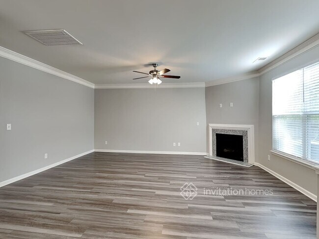 Building Photo - 7925 Bushy Creek Dr