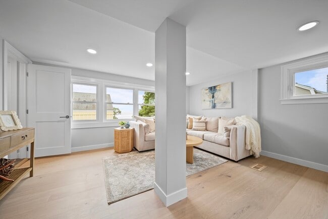 Building Photo - 58 Breezy Hill Terrace