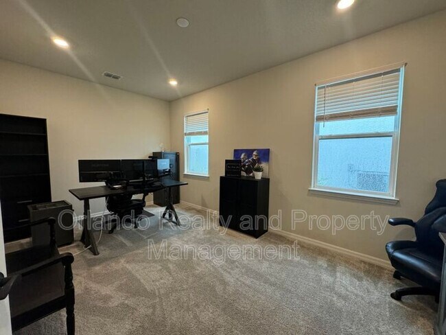 Building Photo - 5625 Cedar Chase Dr