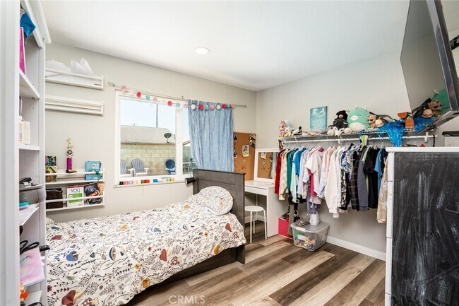 Foto del edificio - 5892 Frontier Cir