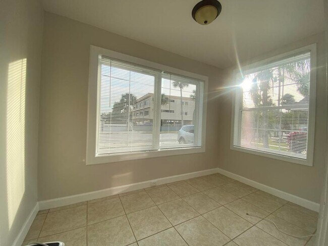 Foto del edificio - Adorable 2/1.5 Beachside Bungalow