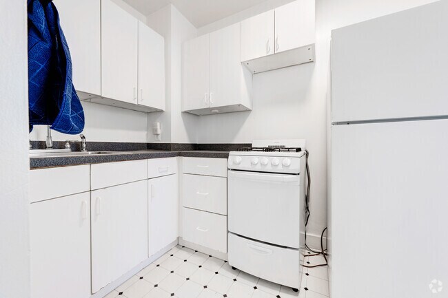 1 habitación, 1 baño - 425 pies cuadrados Cocina - 171-179 Berkeley St