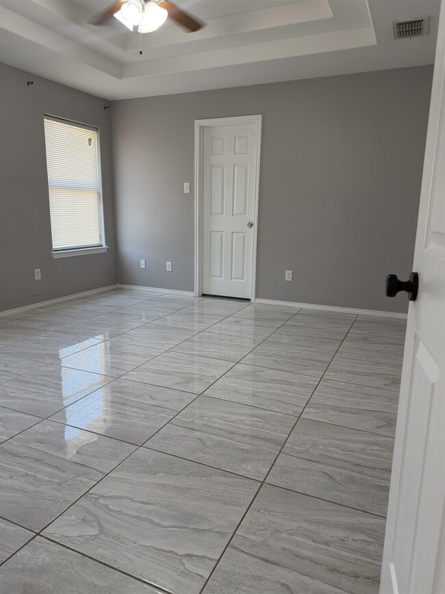 Building Photo - 4304 Alexis Dr