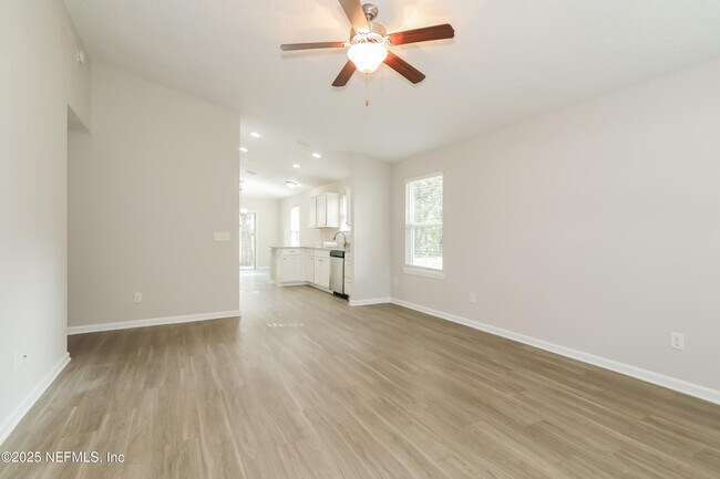 Building Photo - 416 Palm St