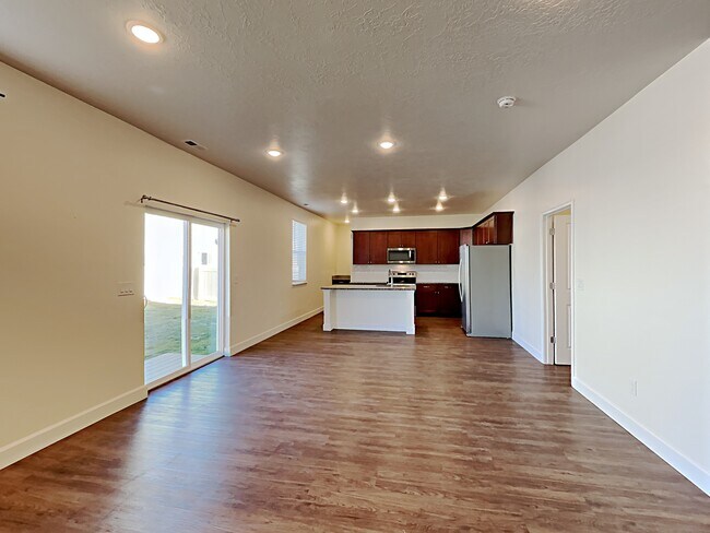 Building Photo - 2373 E Buckskin Way
