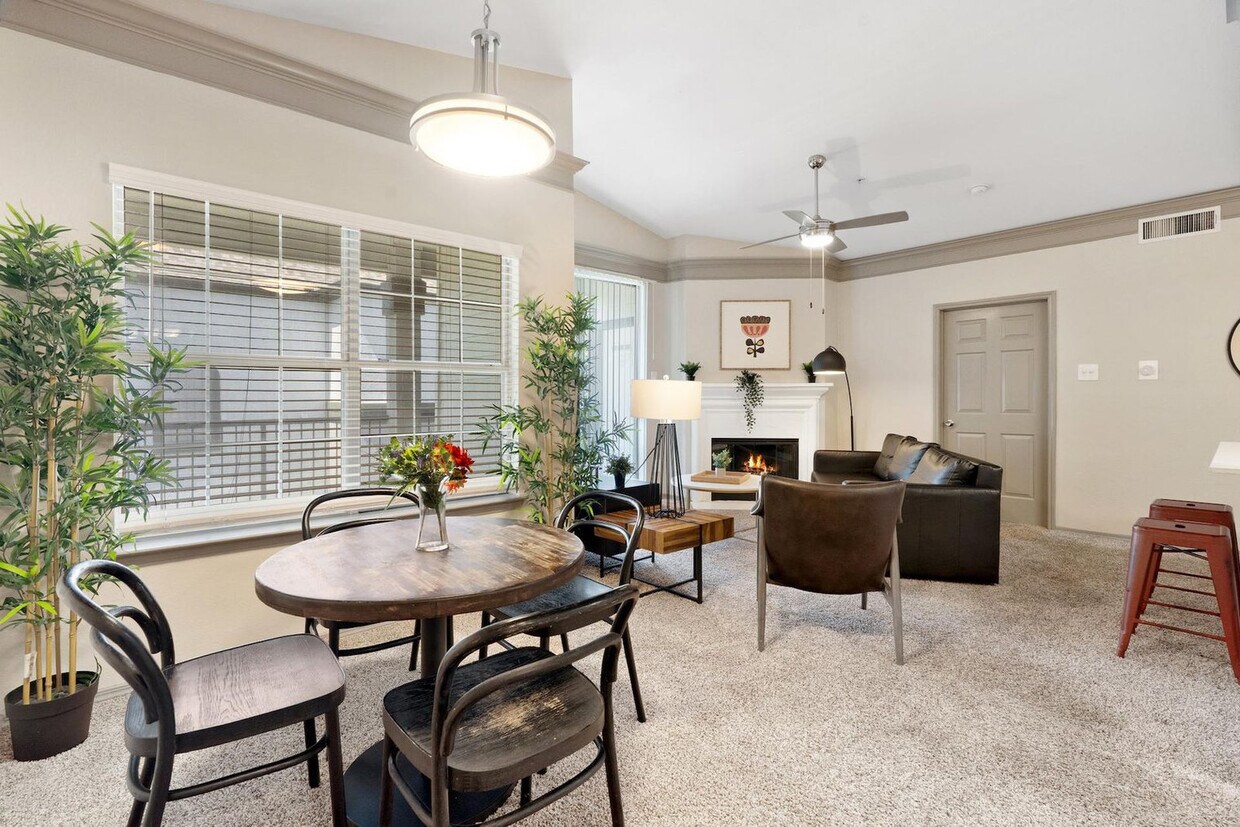 Foto principal - 12100 Metric Blvd