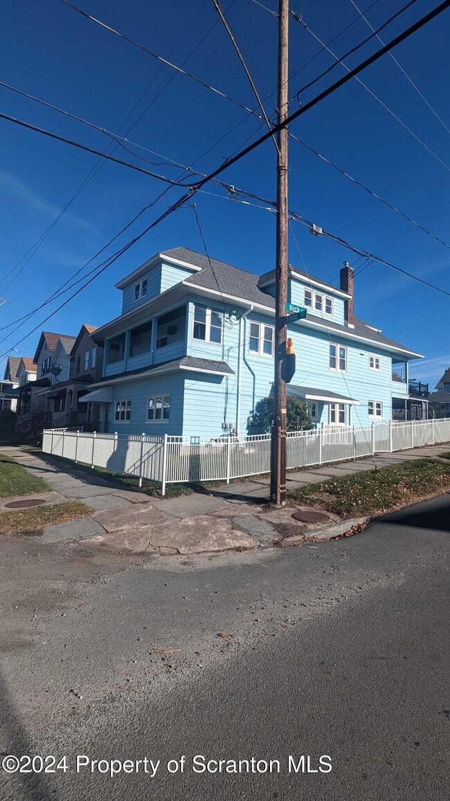 Foto del edificio - 731 S Irving Ave