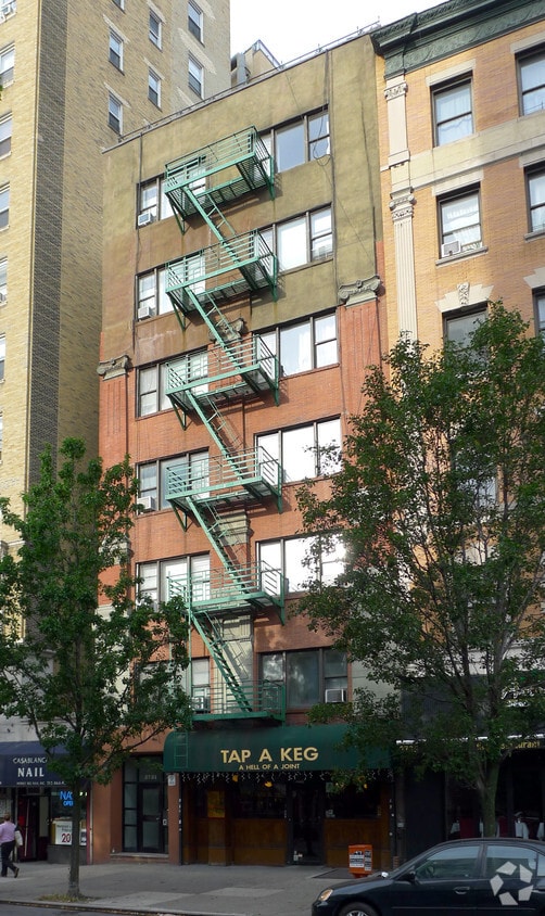 Building Photo - 2731 Broadway