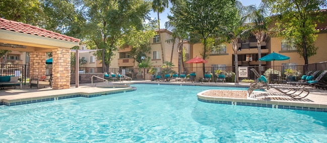 Colonial Grand at Old Town Scottsdale Apartments