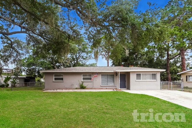 Building Photo - 3708 Lei Dr