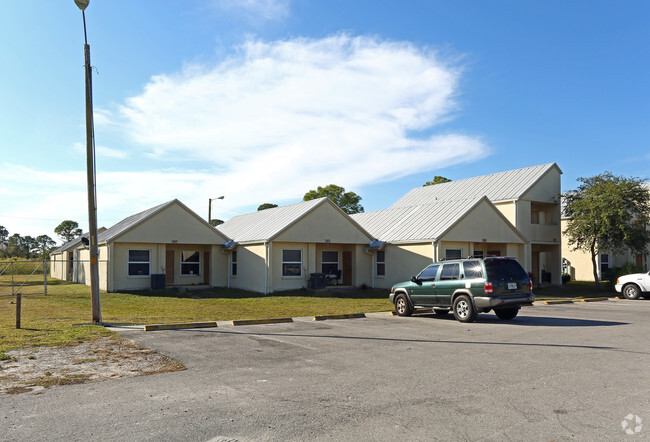Foto del edificio - Sanders Pines
