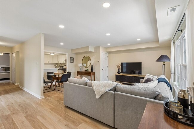 Bright & Renovated 1B/1B Condo with Pool, Tennis, & Chester Valley Trail Access – Old Forge Crossing - Bright & Renovated 1B/1B Condo with Pool, Tennis, & Chester Valley Trail Access – Old Forge Crossing