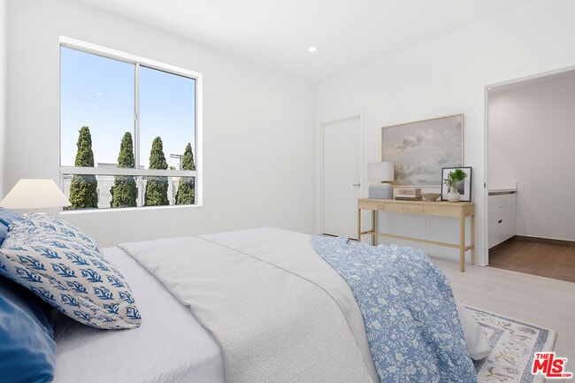 Foto del edificio - 11727 Kiowa Ave