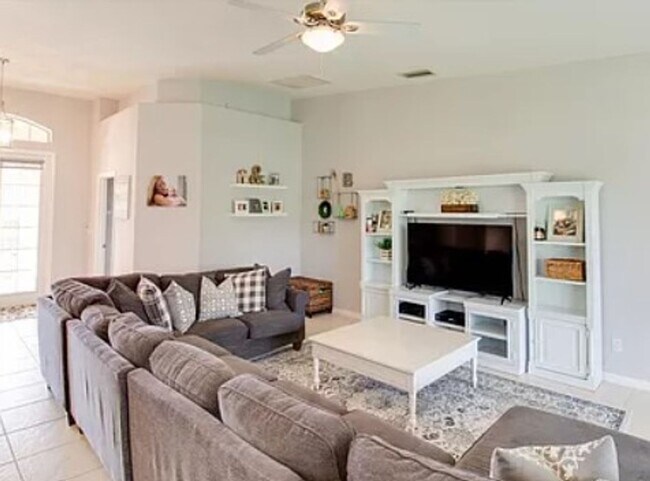Building Photo - ***FOREST PARK***UPDATED ANNUAL HOME***GRE...