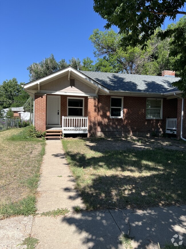 Building Photo - 720 Custer St