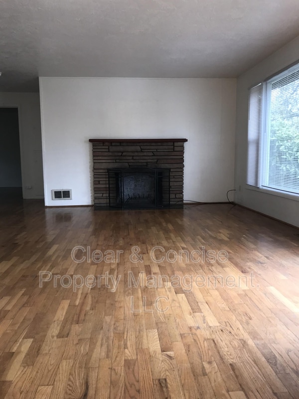 Photo - 715 Leigh St Apartment