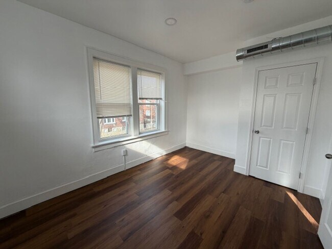 Foto del edificio - 3956 Pennsylvania Ave