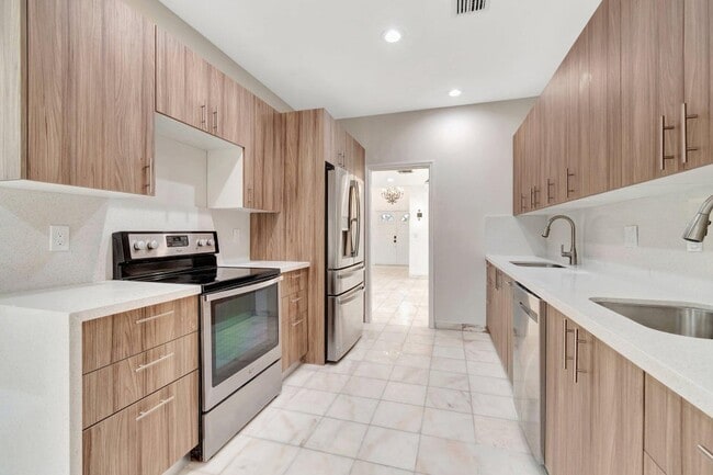 Building Photo - 7810 Villa Nova Dr