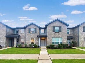 Building Photo - 11922 Amber Oak Wy