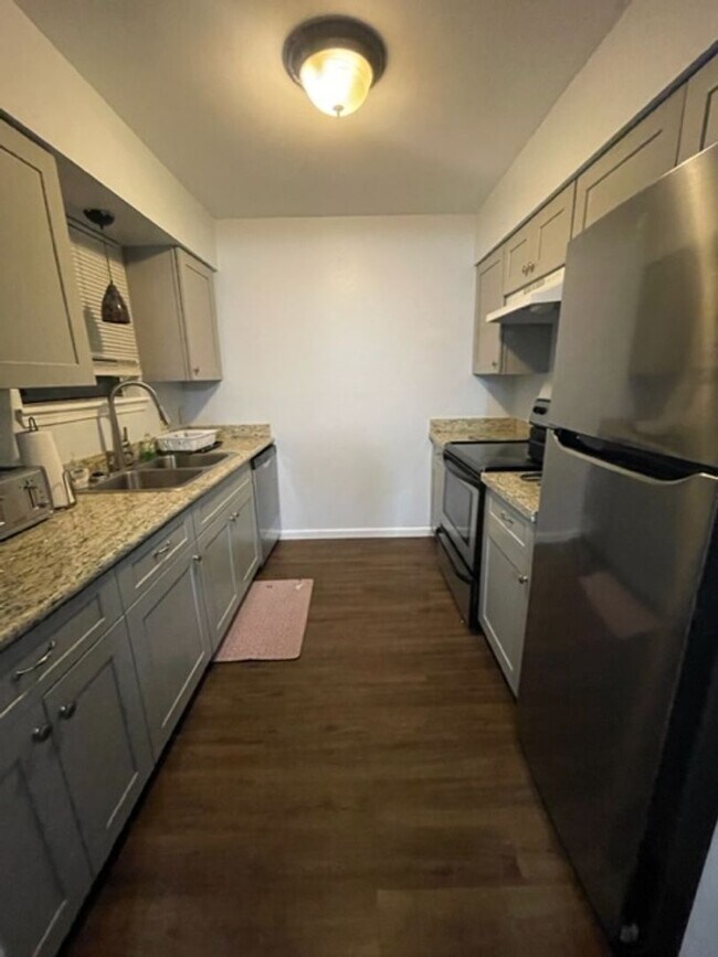 Foto del edificio - 12837 Country Ridge Ave