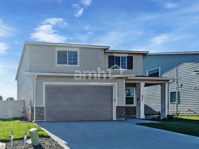 Building Photo - 971 N Nichole Ave