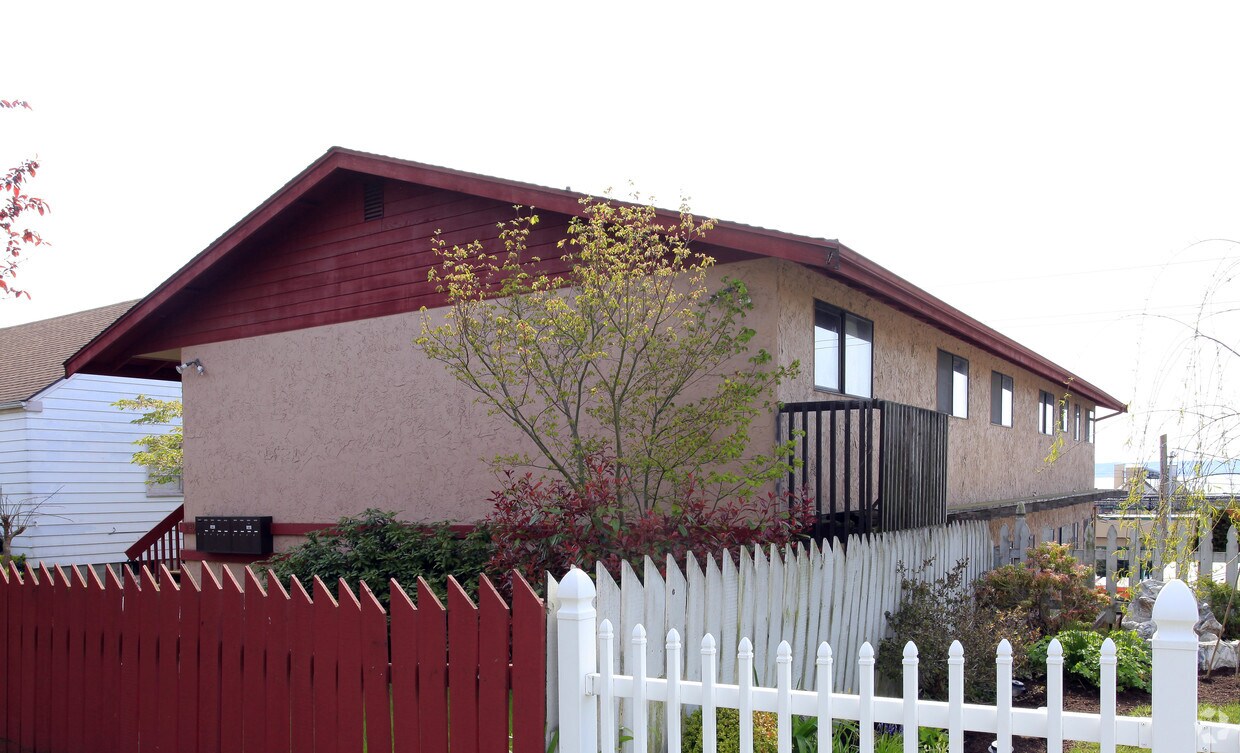 2408 Grand Ave, Everett, WA 98201 Apartments in Everett, WA