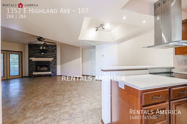 Building Photo - Fantastic  Camelback East location