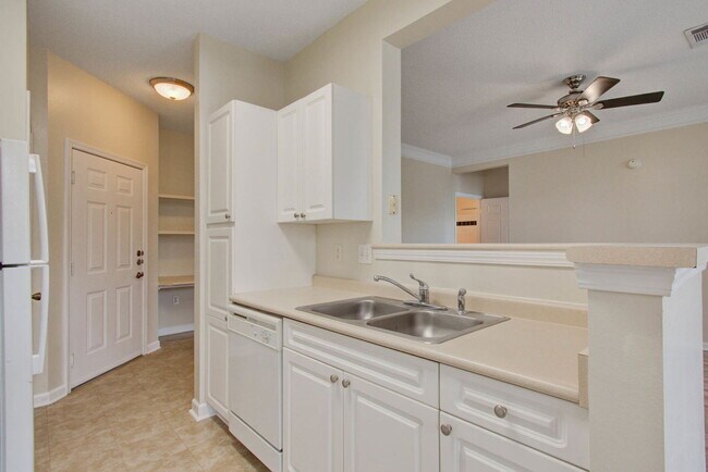 Foto del edificio - 1514 Rosewood Ln