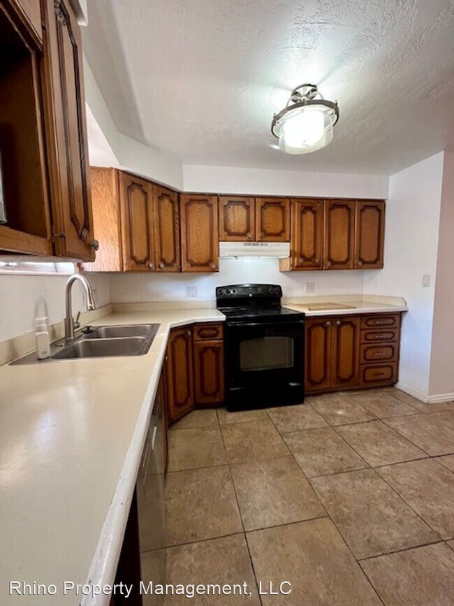Foto del edificio - 4 br, 3 bath House - 691 E Wyandotte Ave