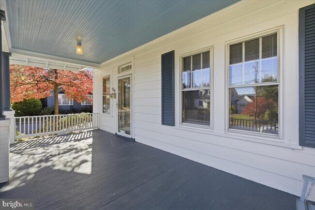 Foto del edificio - 1208 S Oakcrest Rd