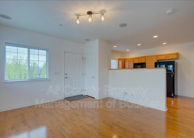 Foto del edificio - 14300 Waterside Ln