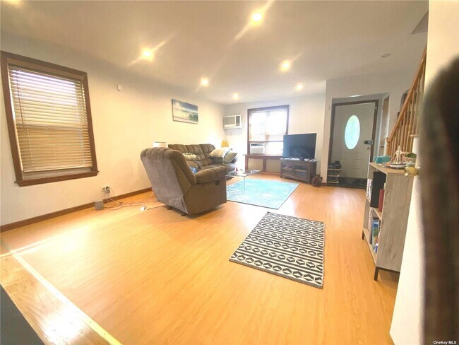 Foto del edificio - 47-22 198th St