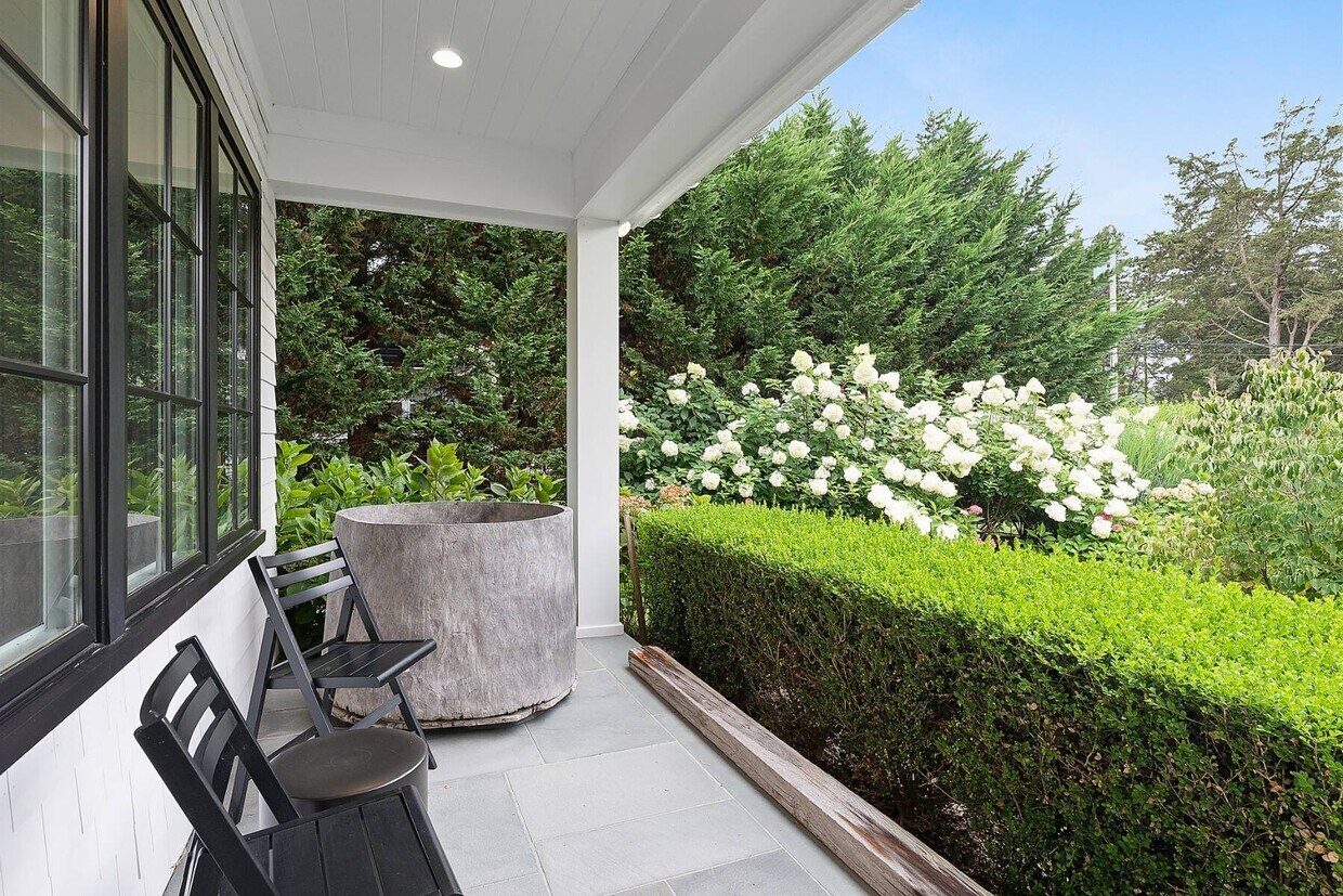 Foto principal - 28 Parkway Dr
