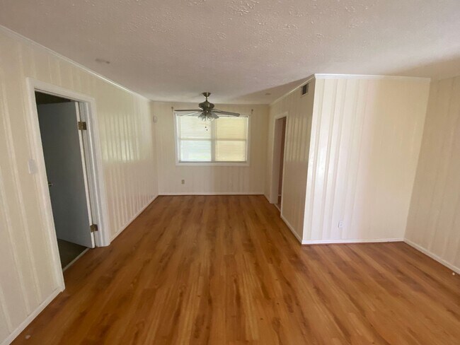 Building Photo - Charming One Story Home in Savannah!