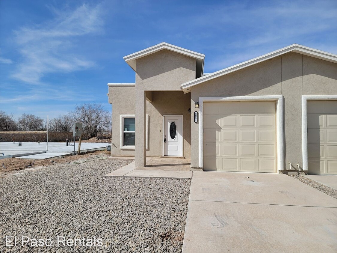 Foto principal - 3 br, 2 bath House - 805 Daniel Cadena Unit A