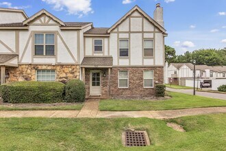 Building Photo - 7523 Bavarian Dr