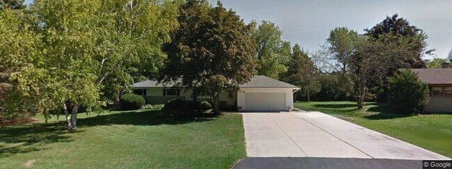 Building Photo - Beautifully Remodeled Ranch