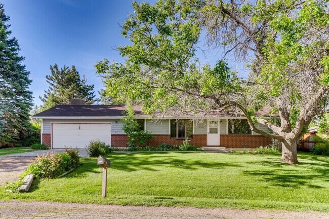 Foto del edificio - Boulder Ranch with Large Yard - Available ...