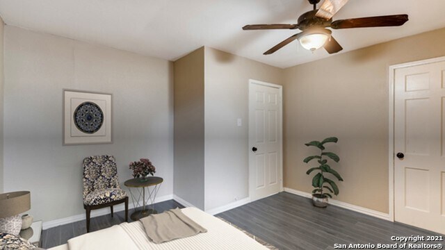 Foto principal - 242 Cravens Ave