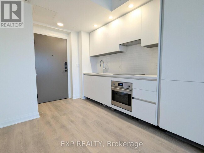 Photo du bâtiment - 4015 The Exchange