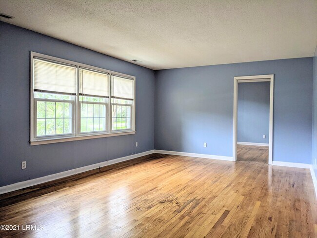 Building Photo - 2604 1st Blvd