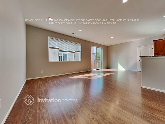 Building Photo - 3445 Hera St NE