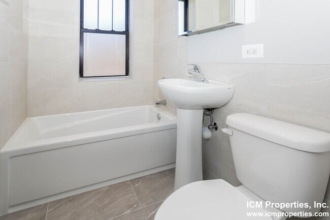Foto del edificio - 4604 N Winchester Ave